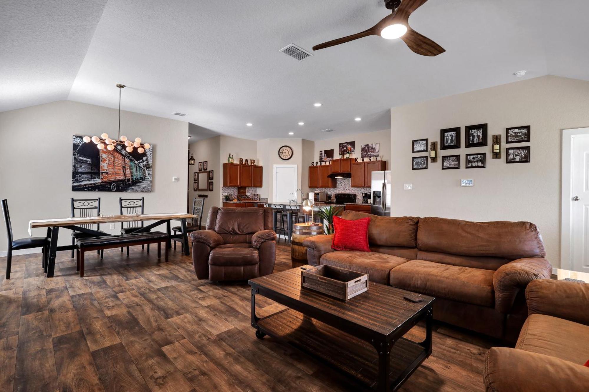 Speakeasy - A Birdy Vacation Rental San Antonio Esterno foto